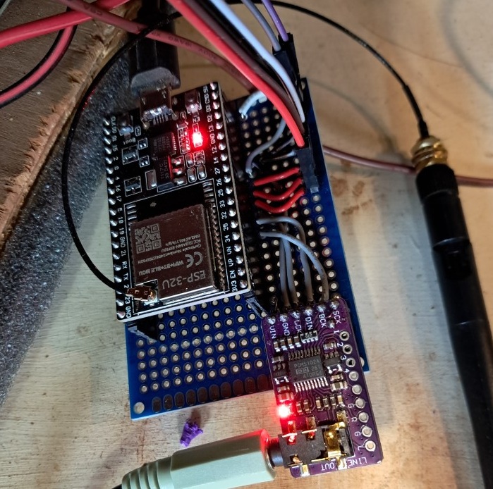 ESP32 dev module with external antenna & PCM5102A DAC